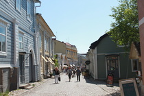 Välikadun vilinässä